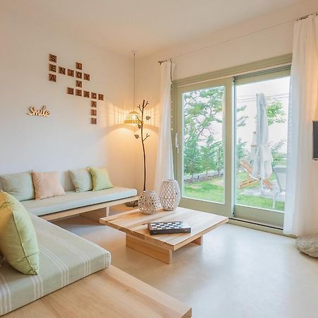 Sea And Sun Luxury Pools' Villas Хорефто Екстериор снимка