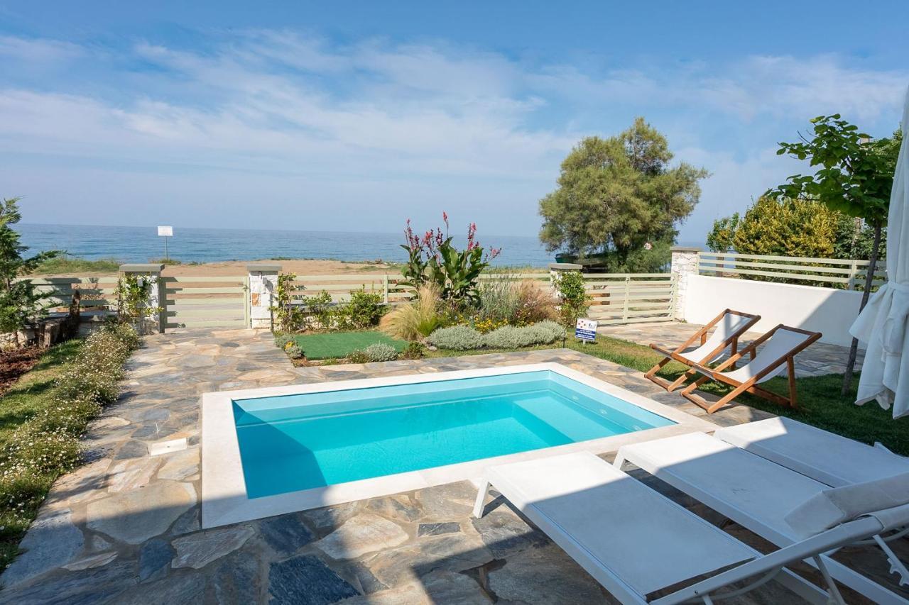 Sea And Sun Luxury Pools' Villas Хорефто Екстериор снимка