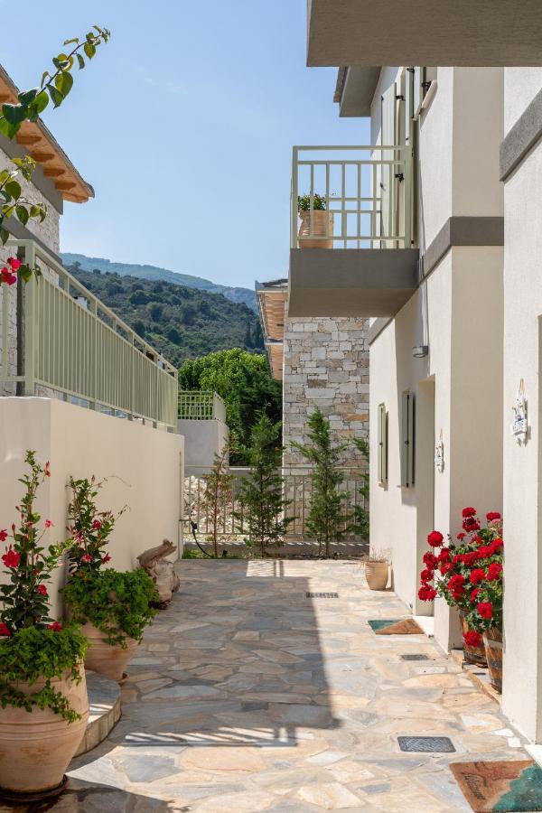 Sea And Sun Luxury Pools' Villas Хорефто Екстериор снимка