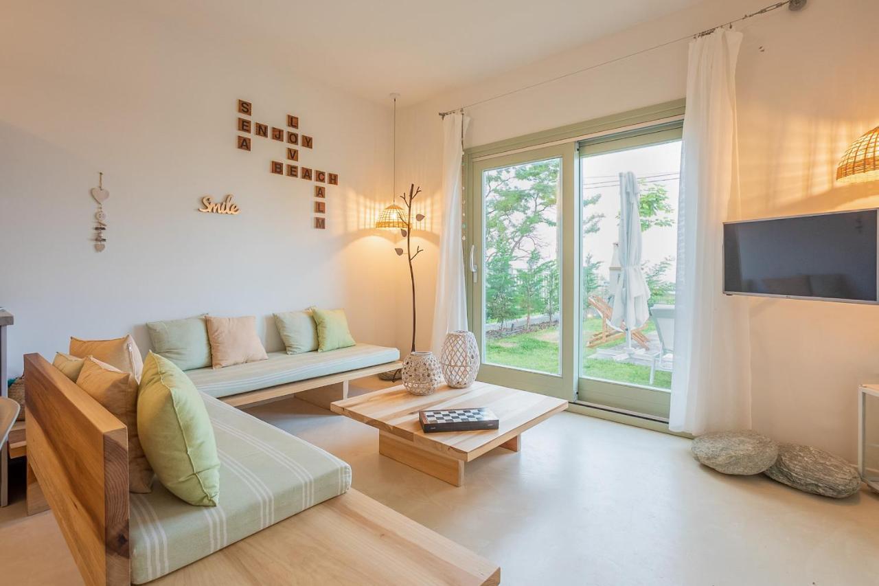 Sea And Sun Luxury Pools' Villas Хорефто Екстериор снимка