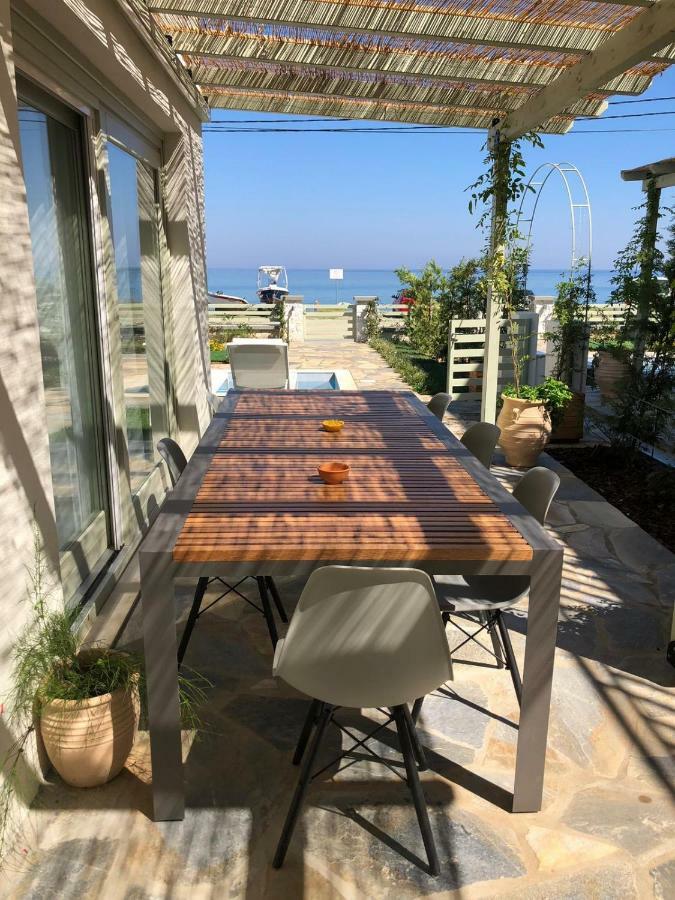Sea And Sun Luxury Pools' Villas Хорефто Екстериор снимка