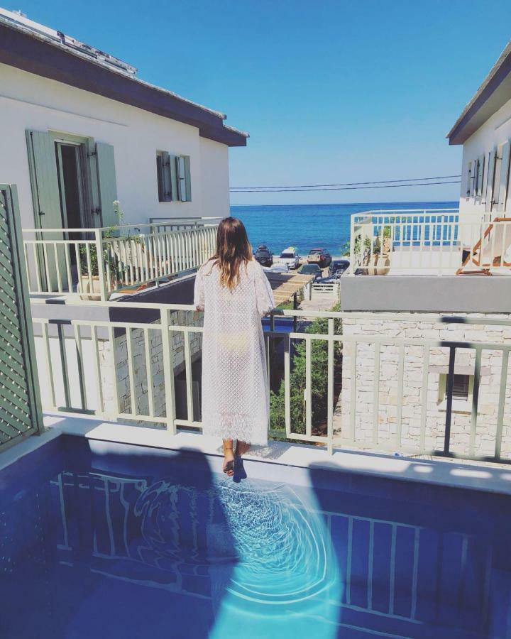 Sea And Sun Luxury Pools' Villas Хорефто Екстериор снимка